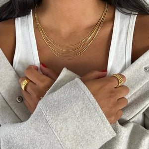 COLLAR ELISA ENCHAPADO EN ORO: Elegancia y Sofisticación (Disponible solo en  Arequipa)