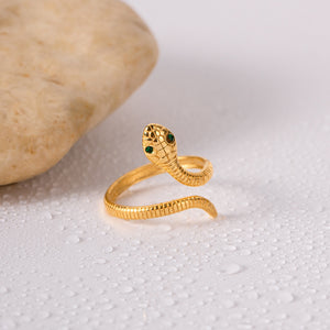 ANILLO DE SERPIENTE ENCHAPADO EN ORO: Elegancia y Misterio 🐍💎 (Disponible solo en Arequipa)